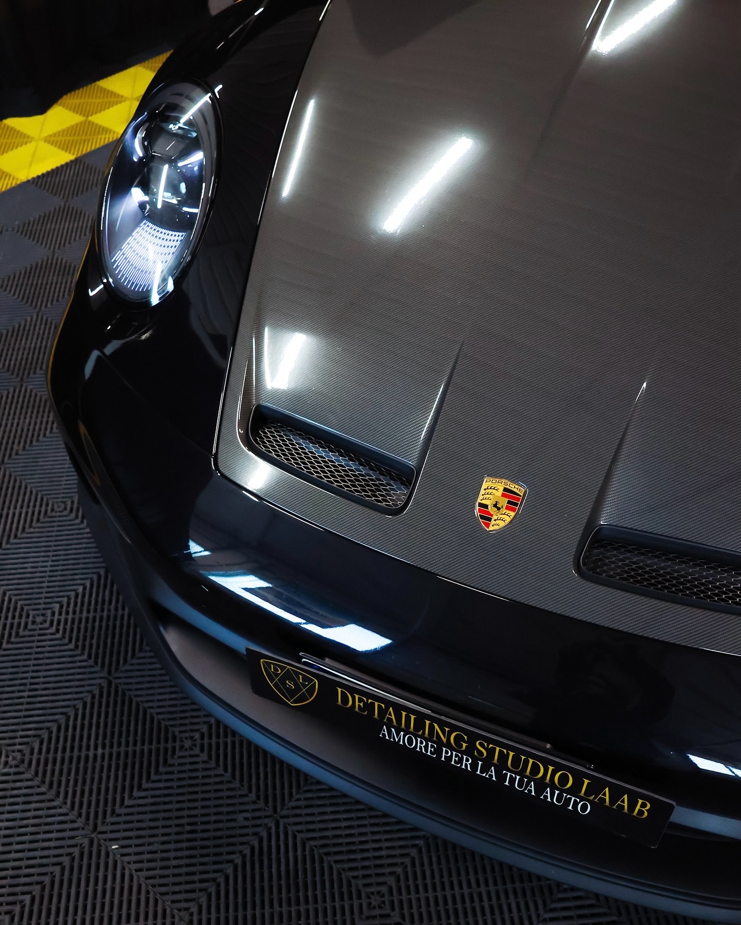 Porsche 911 nera - Frontale